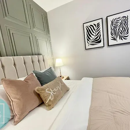 Chic 2Br Swinton Gem For Families & Couples Trafford Centre Nearby Apartment Manchester Exterior photo