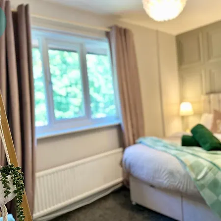Chic 2Br Swinton Gem For Families & Couples Trafford Centre Nearby Apartment Manchester Exterior photo