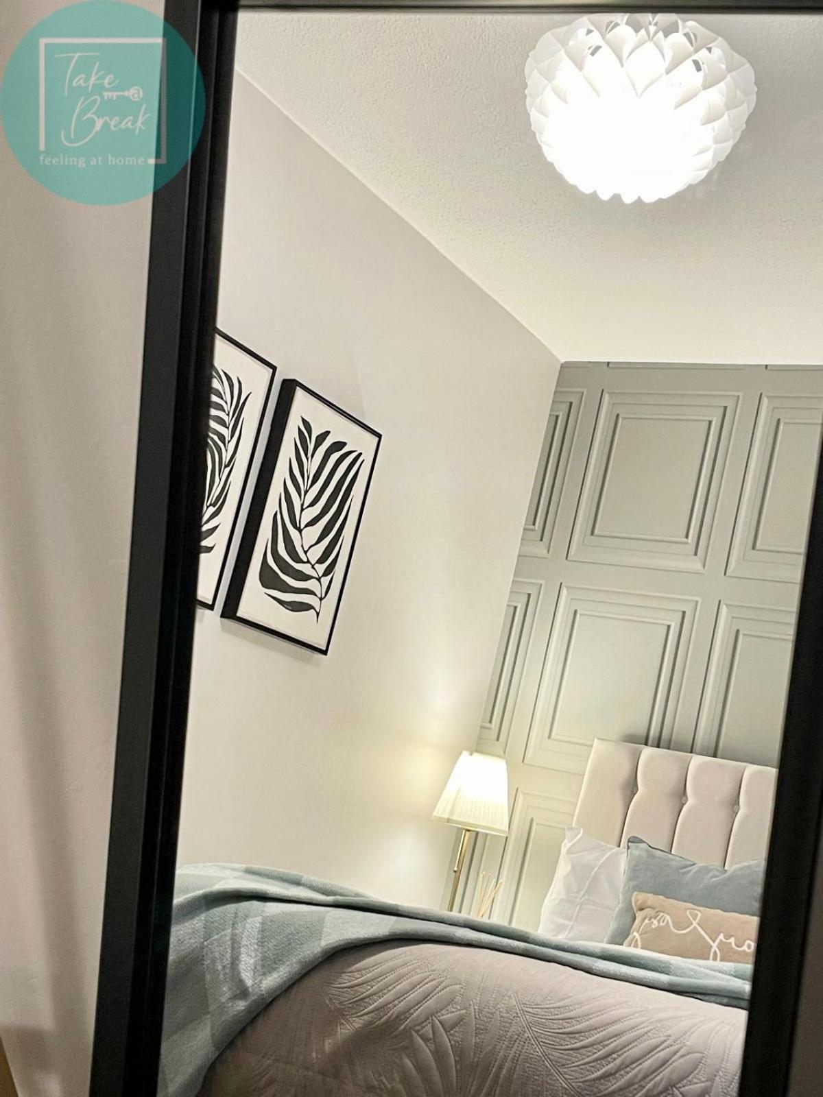 Apartamento Chic 2br Swinton Gem For Families & Couples Trafford Centre Nearby Mánchester