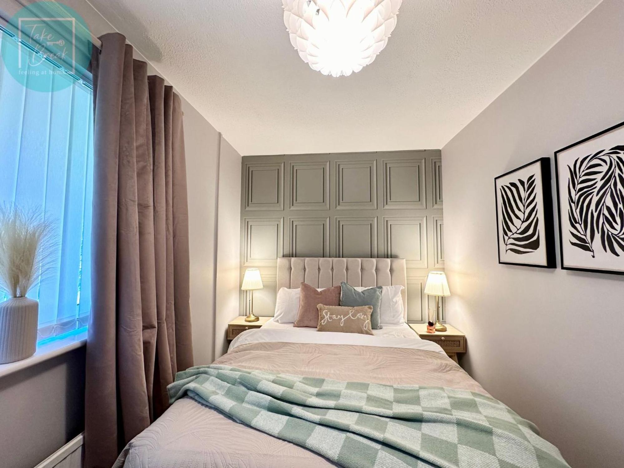 Chic 2br Swinton Gem For Families & Couples Trafford Centre Nearby Манчестер