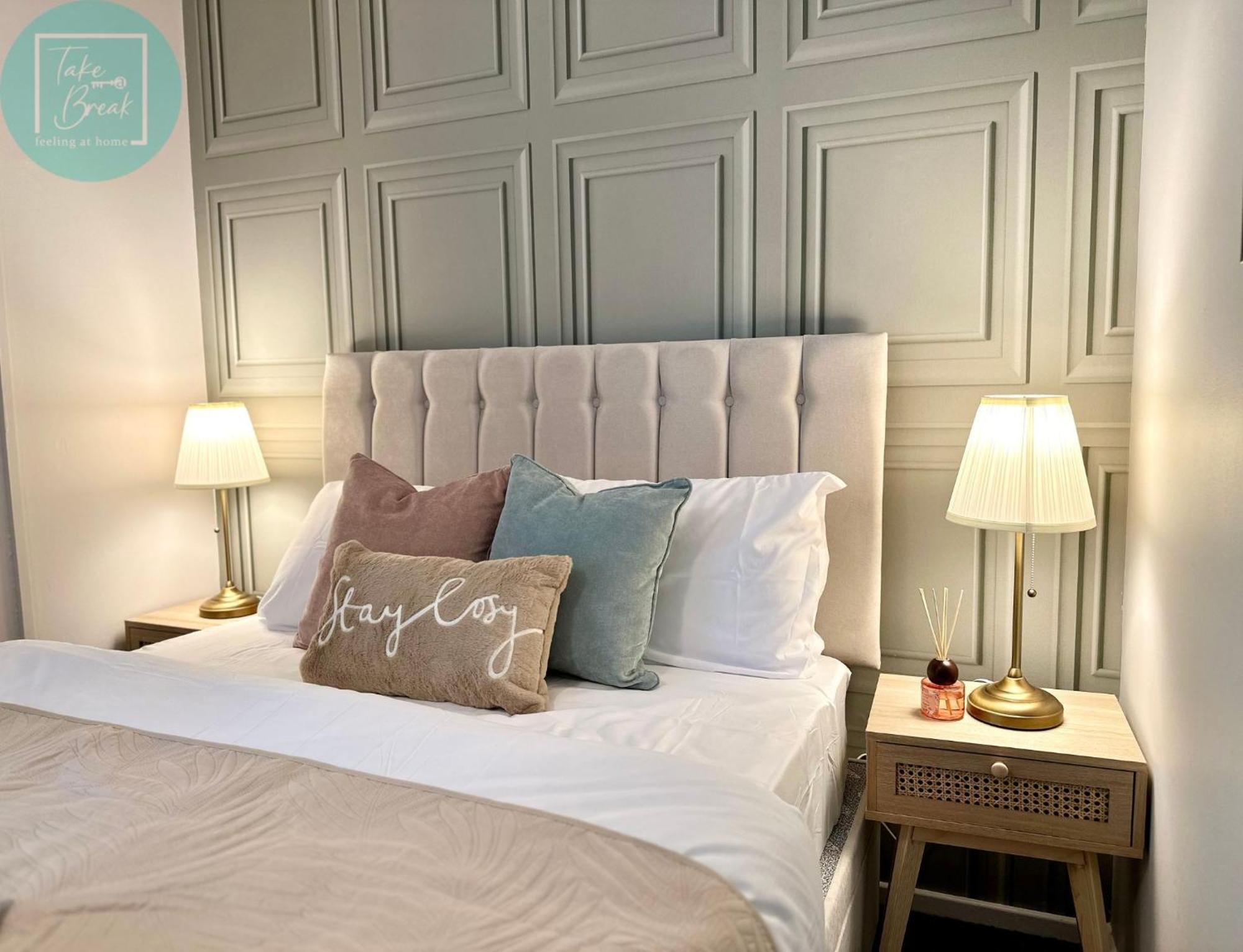 Апартаменты Chic 2br Swinton Gem For Families & Couples Trafford Centre Nearby *