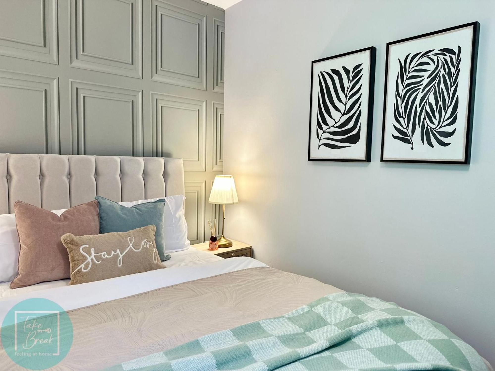 Chic 2br Swinton Gem For Families & Couples Trafford Centre Nearby Апартаменты